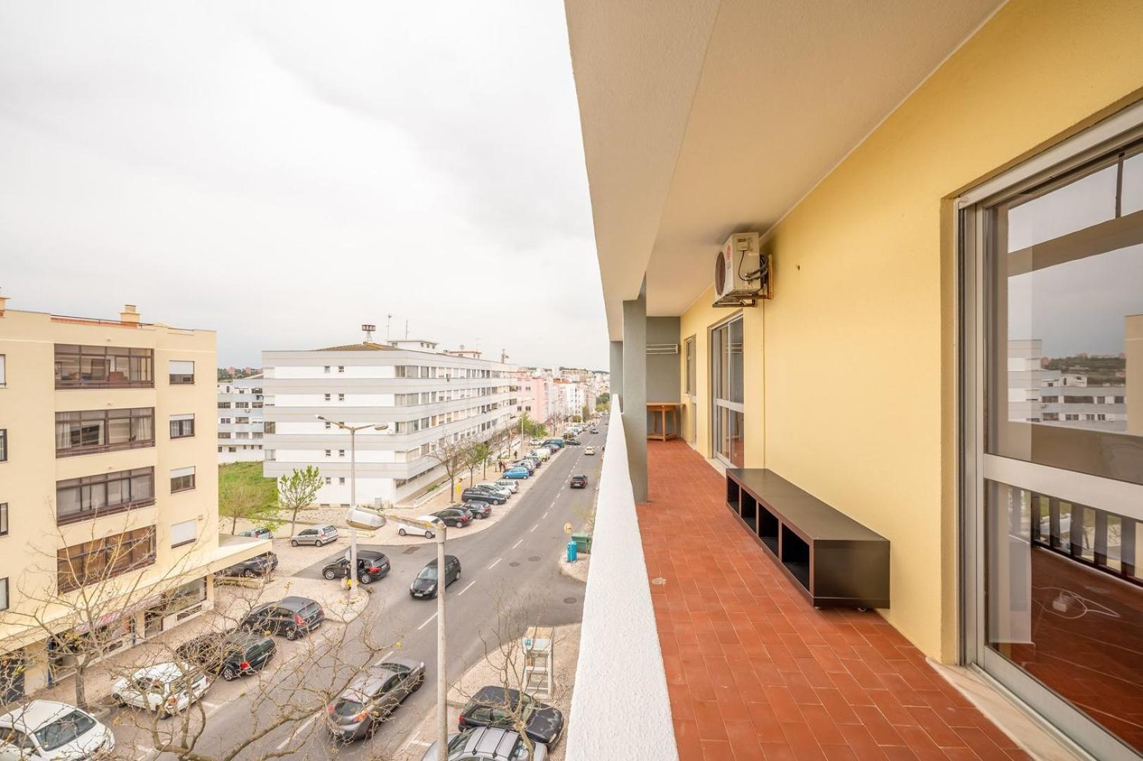 Guestready - Glowing Hideaway In Almada Ruang foto