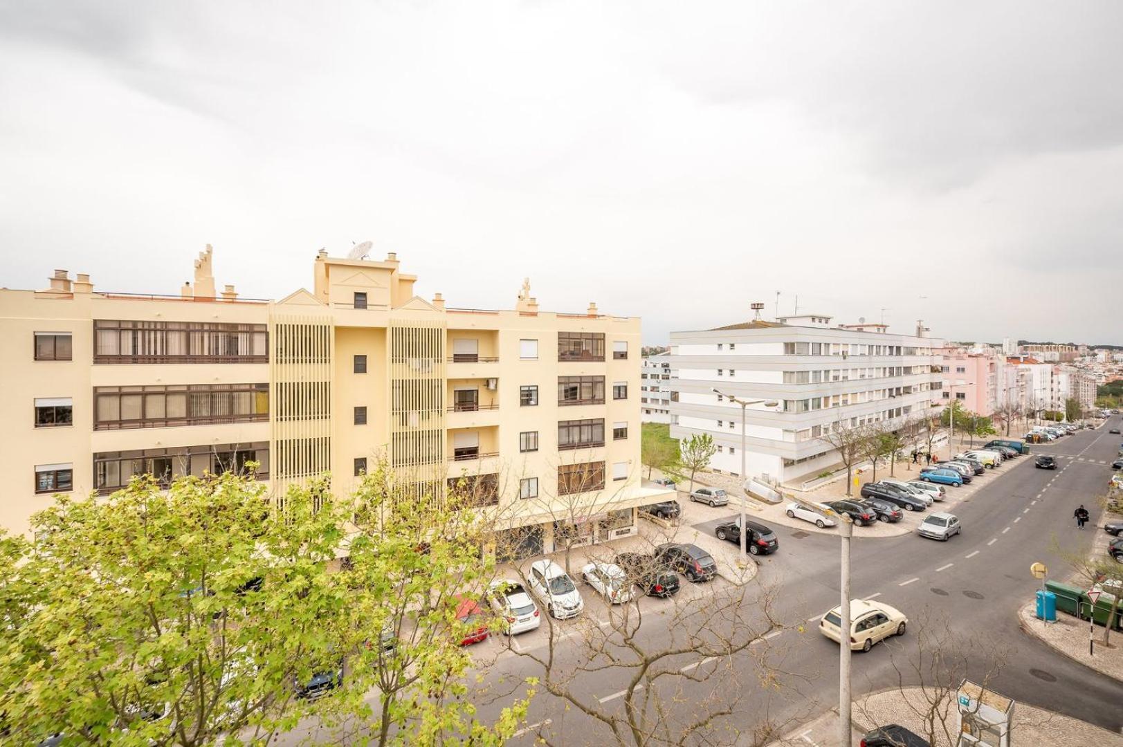 Guestready - Glowing Hideaway In Almada Ruang foto